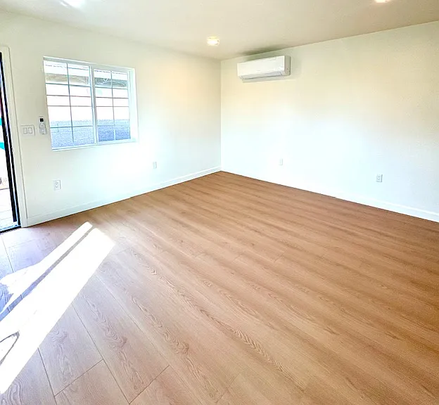 631 E Chester Rd — Photo 6