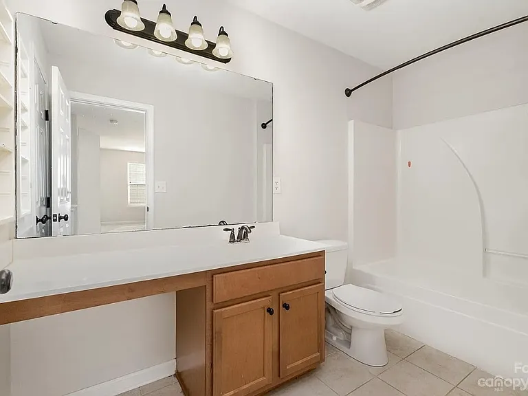 717 Prospect Ln — Photo 11