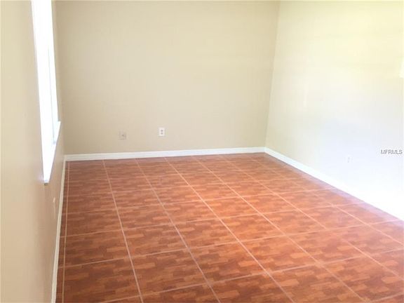 5th image of 315 Buttonwood Dr