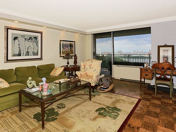 5th image of 1530 Palisade Ave APT 8H