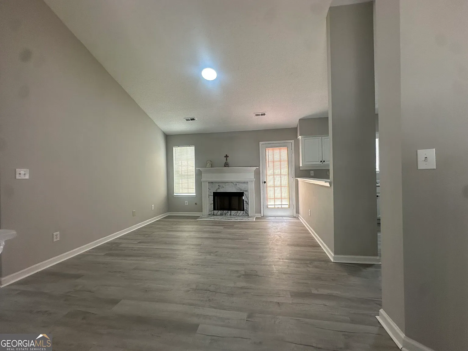4 bed, 3.0 bath, 1550 sqft, $1,800 — Photo 4