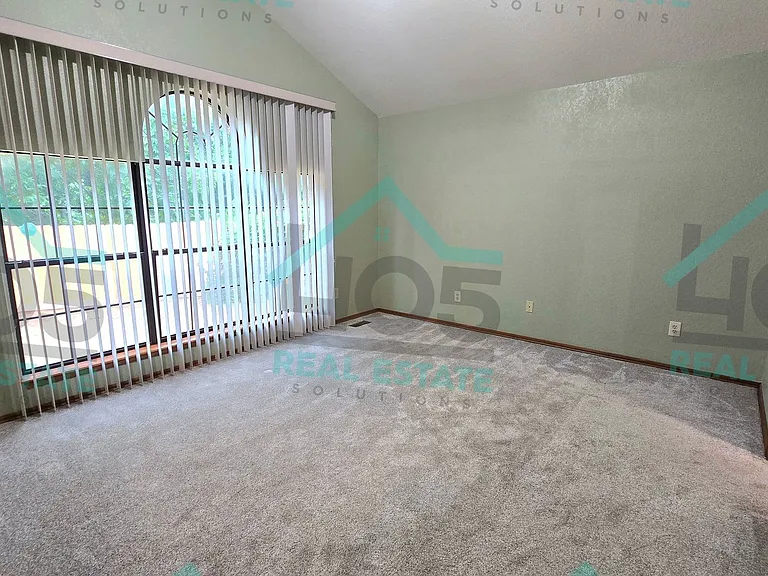 9904 Fox Fair Holw — Photo 10