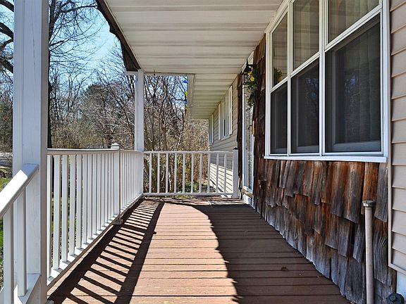 4th image of 6 Meadow Ln