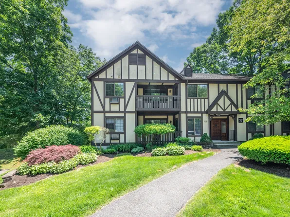 14 Canterbury Court #14, Brookfield, CT 06804