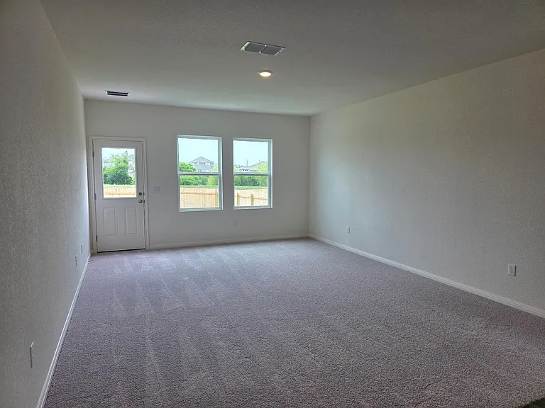 353 Enforcer Loop — Photo 12
