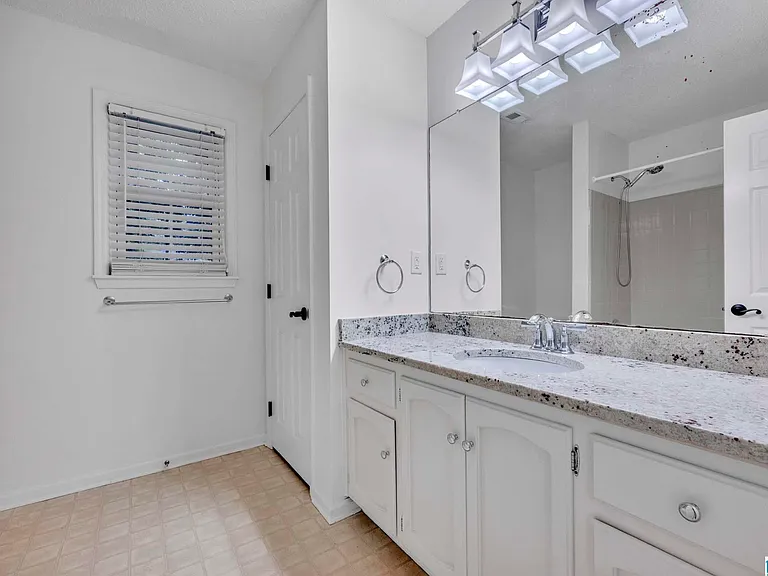 5501 Heath Row Dr — Photo 28