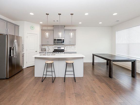 5th image of 7 Steelwood Ct