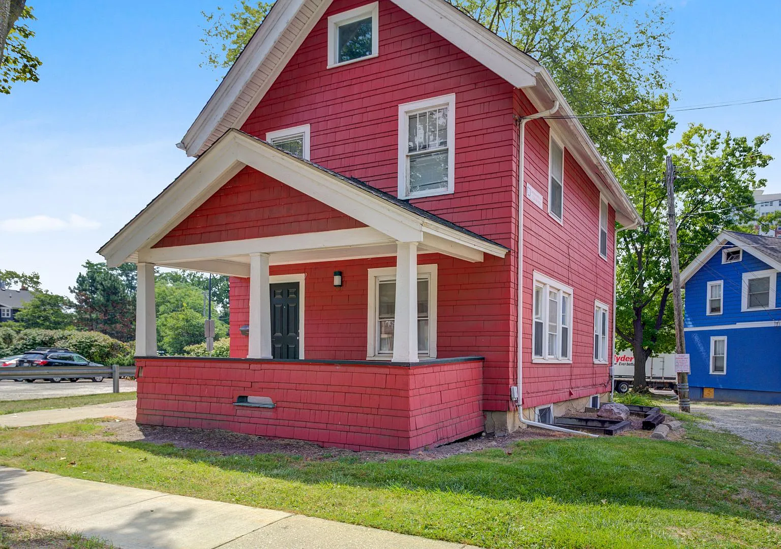 6 Bed/3 Bath Private Home Available May '27 — Photo 1