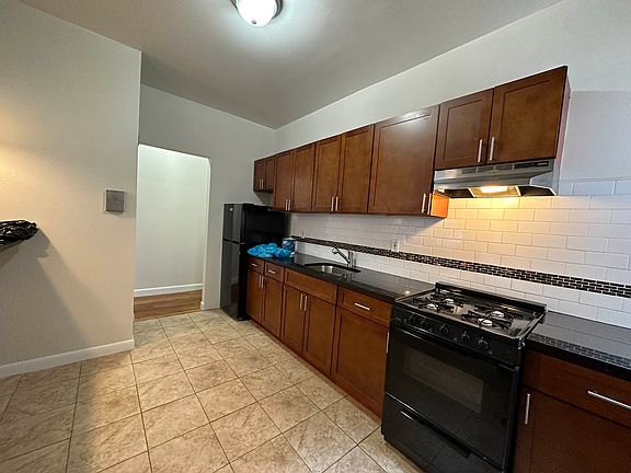 2nd image of 4535 42nd St APT 3B