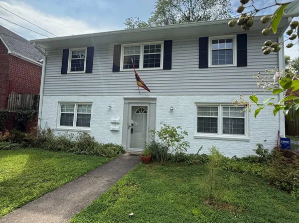 1316 Rowe St, Fredericksburg, VA