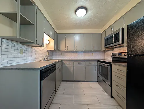Silver Lace Apartments Photo 1