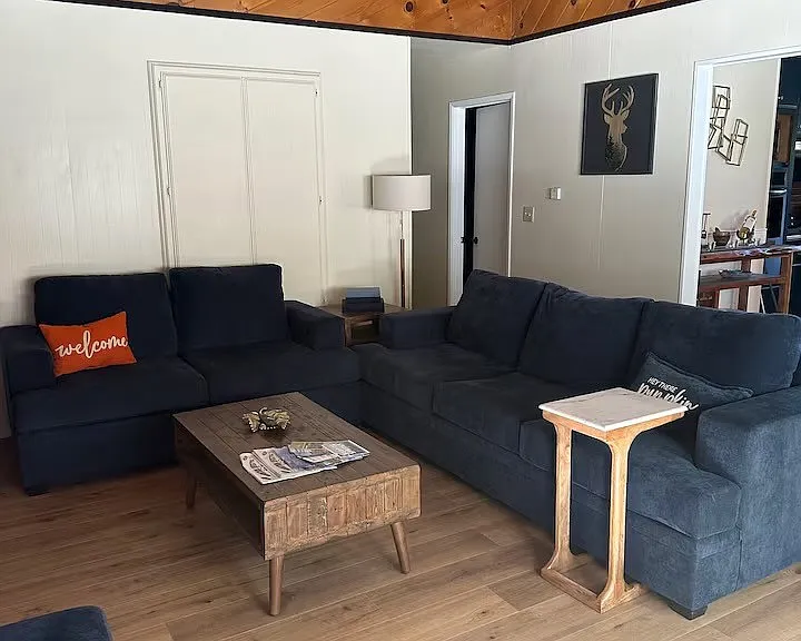 2560 Oak Dr — Photo 3