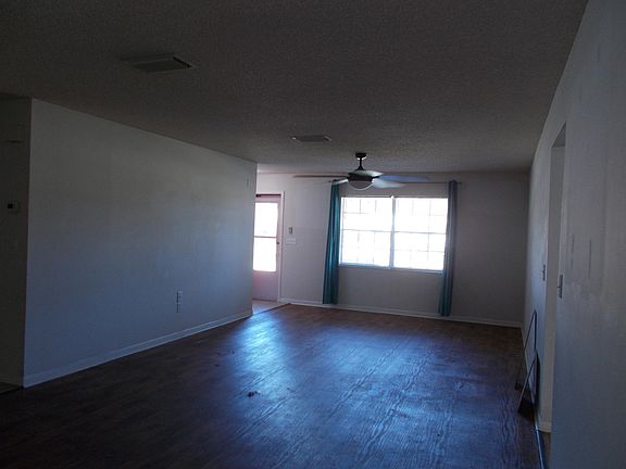 3rd image of 329 Palos Ct