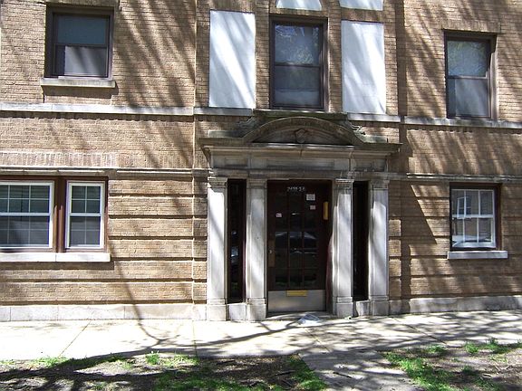 2nd image of 7432 N Seeley Ave #G