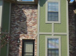 600 NE English Manor Dr APT B, Lees Summit, MO 64086