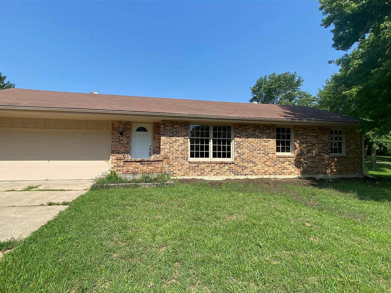 3611 SE Powell St, Topeka, KS 66605 | Zillow