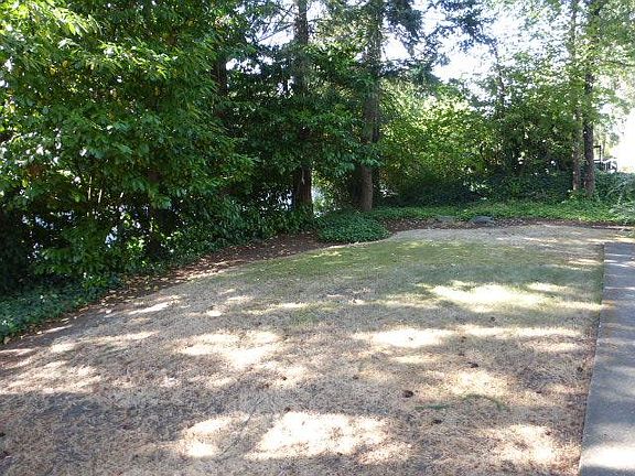 Private front yard.
