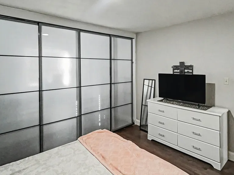 1204 E Lambright St #3 — Photo 14