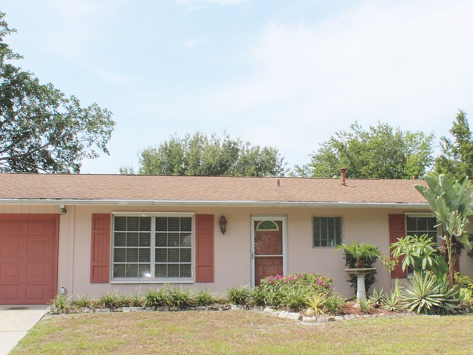 1st image of 418 NE Electra Ave