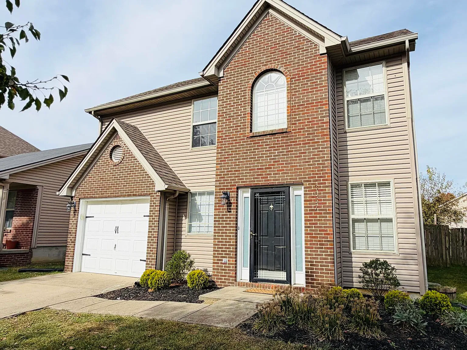 3 bed, 2.5 bath, 1562 sqft, $1,900 — Photo 3