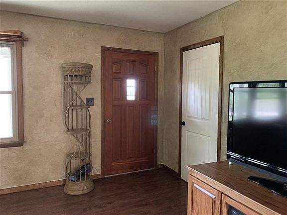 4th image of 2420 County Road 6380