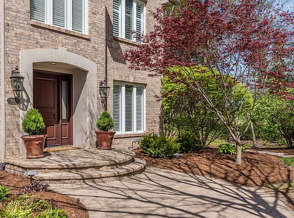 2nd image of 744 Brentwood Ct