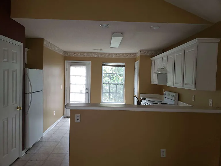 532 Epris Ln — Photo 4