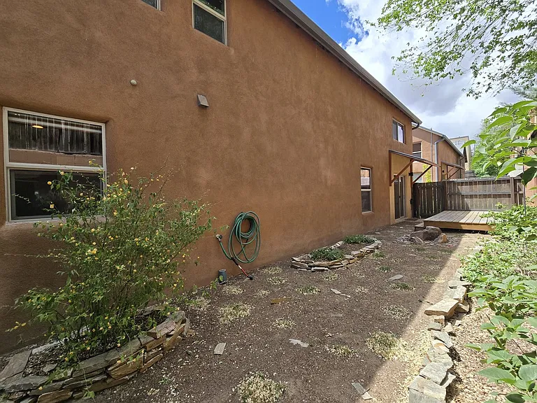 2180 W Alameda St #14 — Photo 27