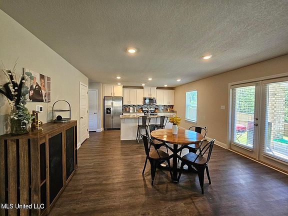 4th image of 5402 Leeds Ln
