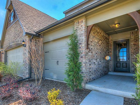 13110 S 20th MLS-7 - Logan Classic