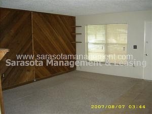 2nd image of 1134 Russell Ave