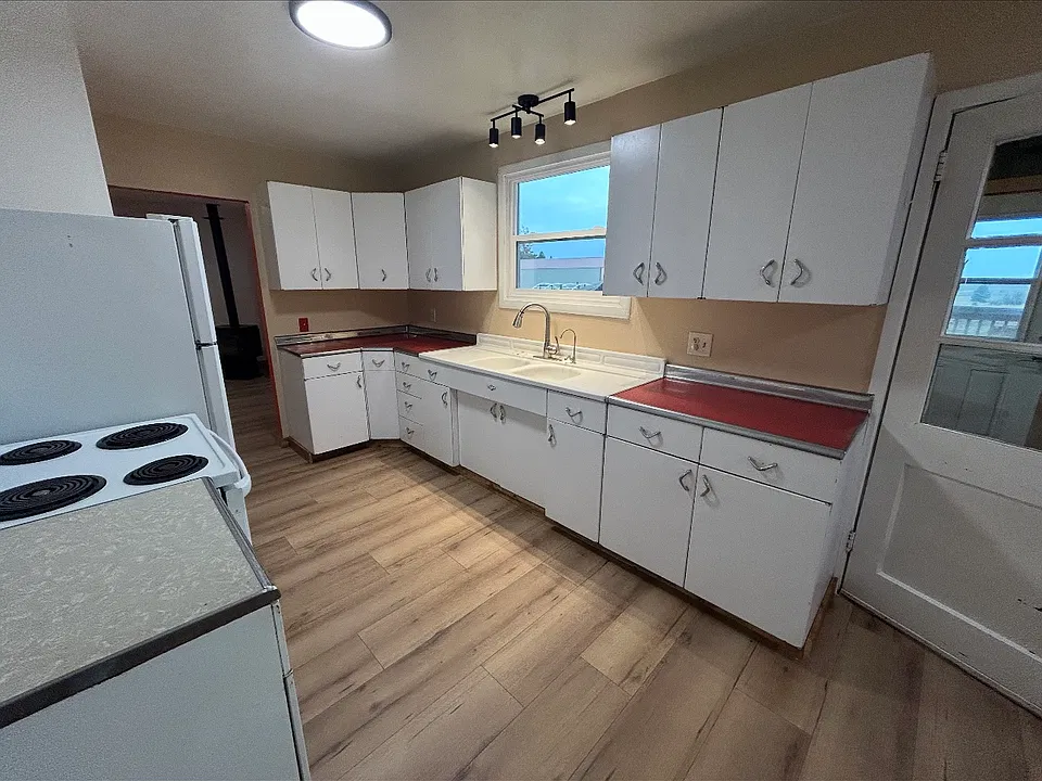 330 W Main St #1