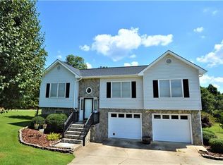 4004 Beach Rd, Hudson, NC 28638