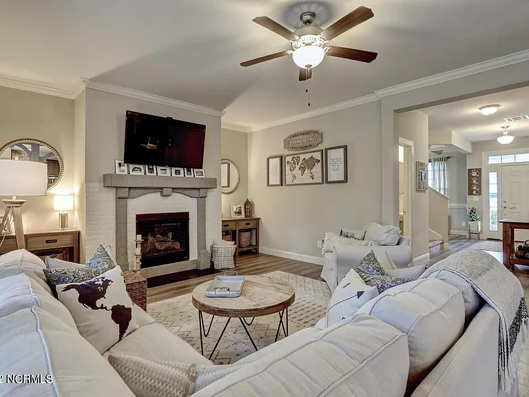 363 Belvedere Dr — Photo 11