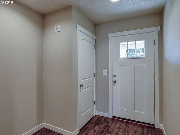2nd image of 307 NW Ebberts Ave