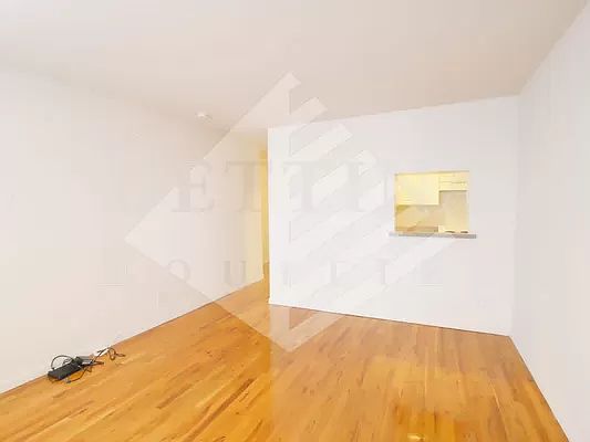 3rd image of 128 E 85th St APT 3D