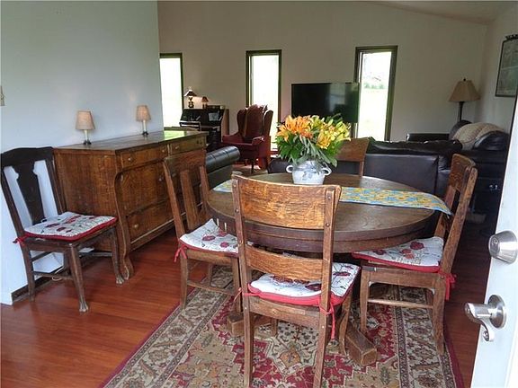 4th image of 7 Royal Oaks Dr