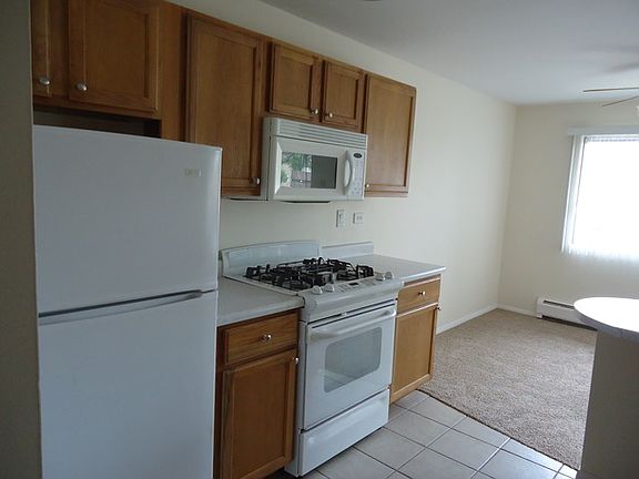 2nd image of 2622 N Windsor Dr Unit 201