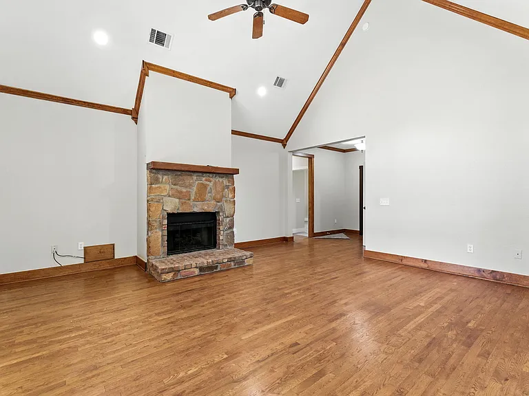 2656 W FM 455 — Photo 6