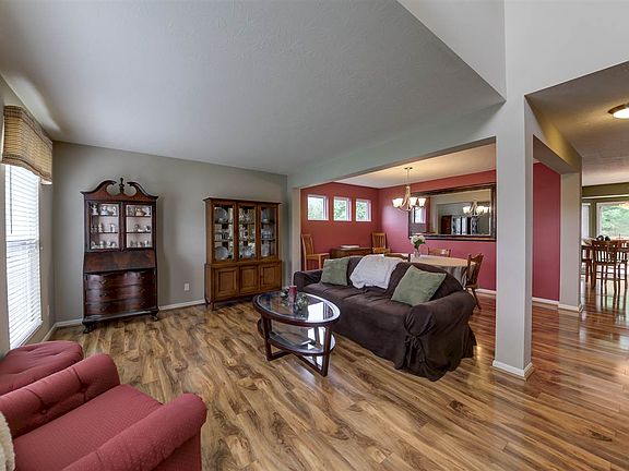 3rd image of 2844 Sycamore Creek Dr