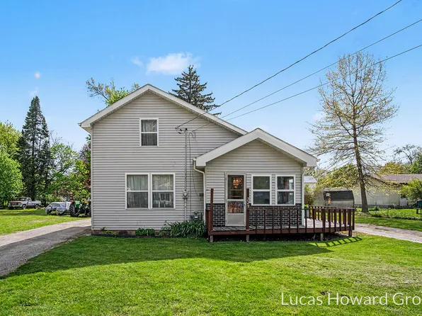229 S Sherman St, Sheridan, MI 48884