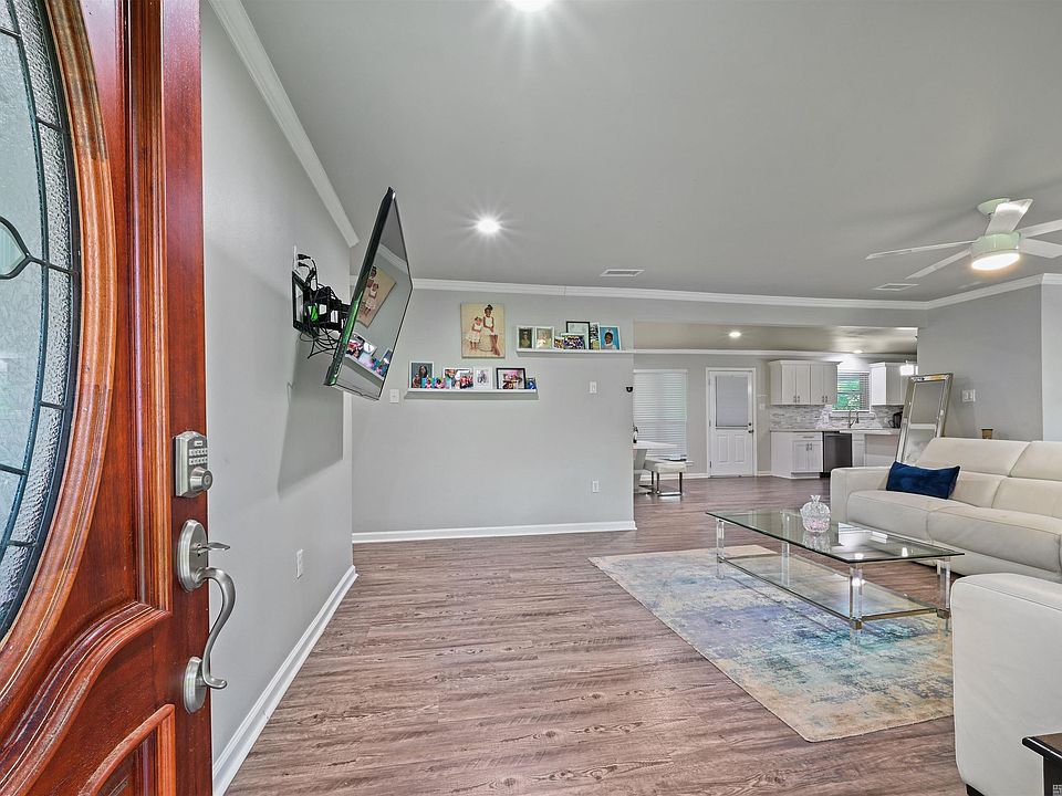 1st image of 10890 Brown Dr