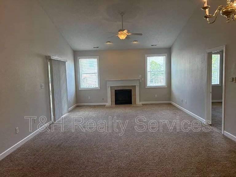 5935 Monticello Square Ln — Photo 4