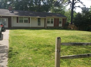 17 Holloway Rd, Newport News, VA 23602