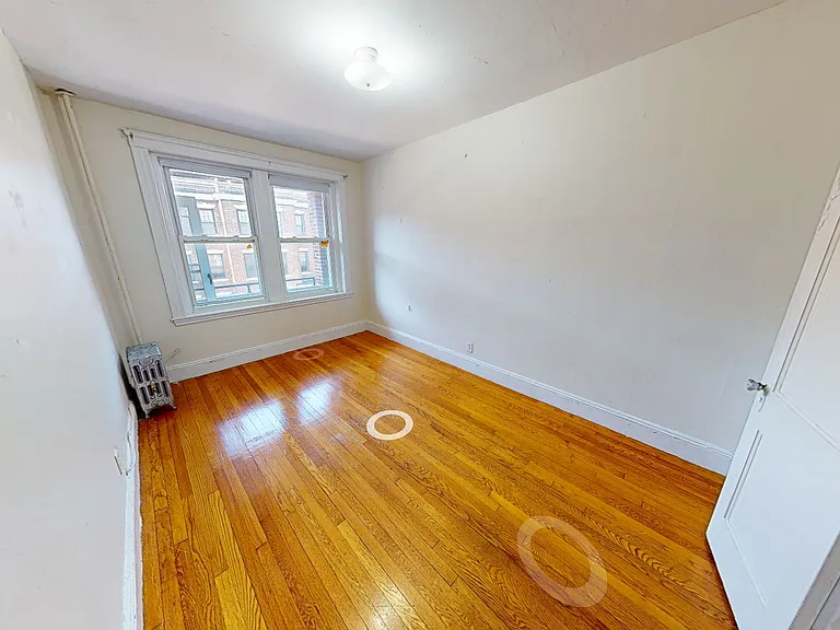 117 Sutherland Rd #H — Photo 3