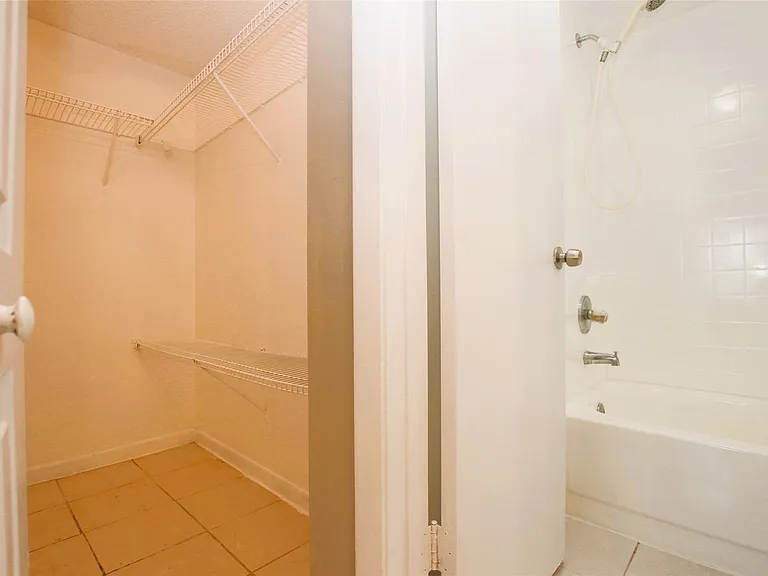 217 Lake Pointe Dr #107 — Photo 23