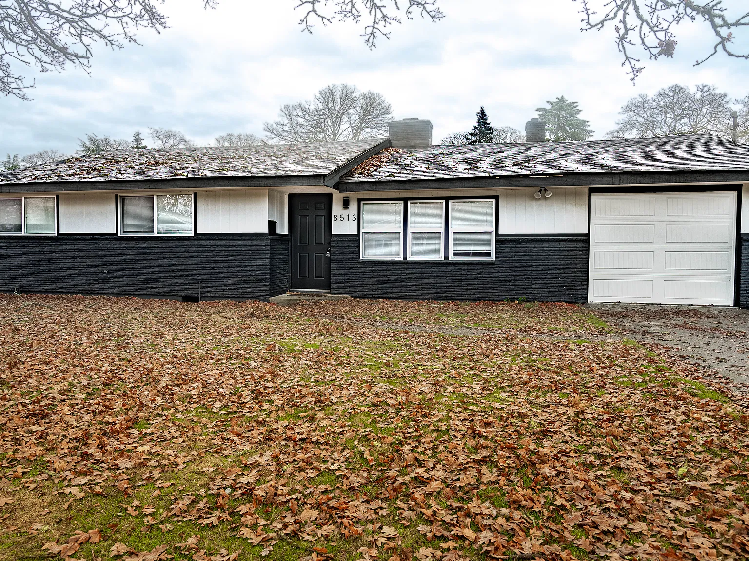 3 bed, 1300 sqft, $2,800 — Photo 1