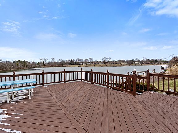 2nd image of 5565 Crystal Bay Dr W