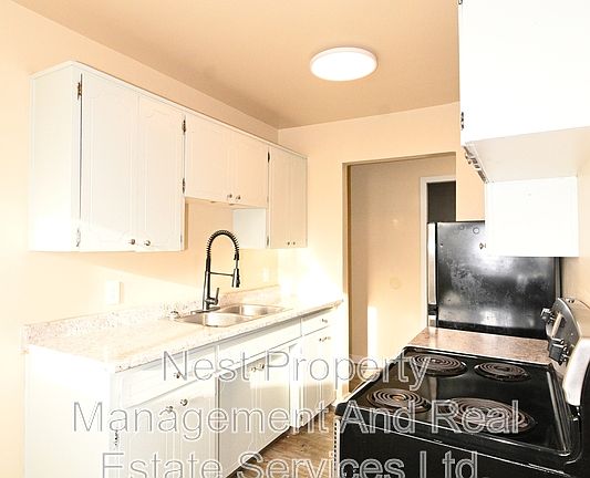 2nd image of 139 Conveyor St #4