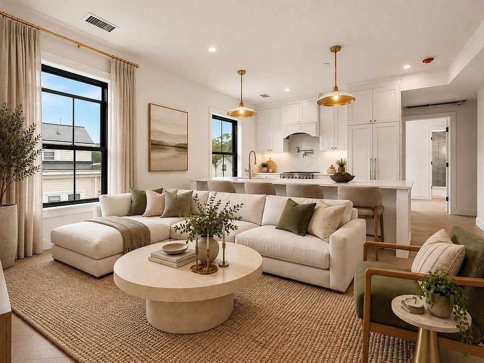 1st image of 15 Hunting St #4